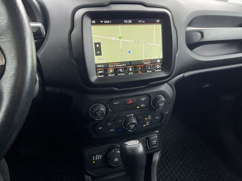 Used 2022 Jeep Renegade Limited image 16
