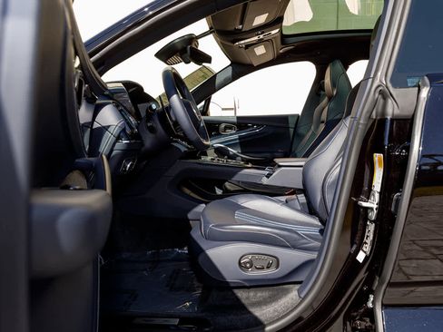 Used 2025 Aston Martin DBX 707 image 12