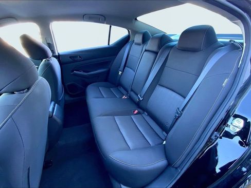 Used 2023 Nissan Altima 2.5 SV image 16