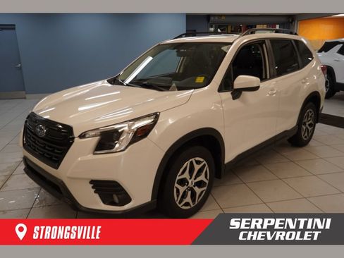 Used 2023 Subaru Forester Premium AWD/4WD image 1