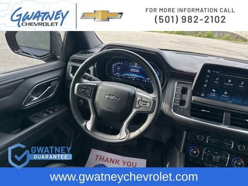 Used 2024 Chevrolet Suburban Z71 w/ Luxury Package AWD/4WD image 31