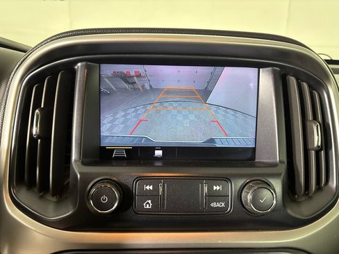 Used 2019 Chevrolet Colorado LT AWD/4WD image 18
