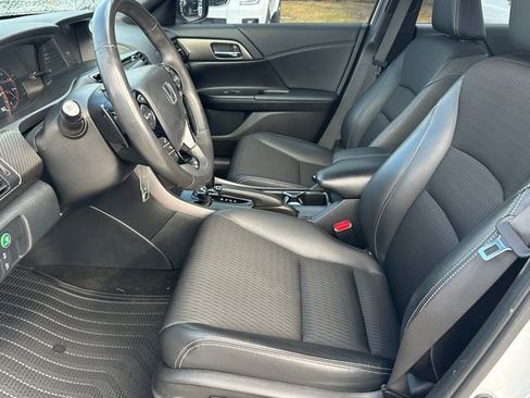 Used 2016 Honda Accord Sport image 14