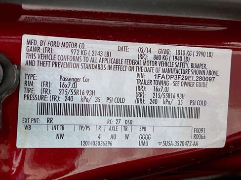 Used 2014 Ford Focus SE w/ SE Sport Package FWD image 11