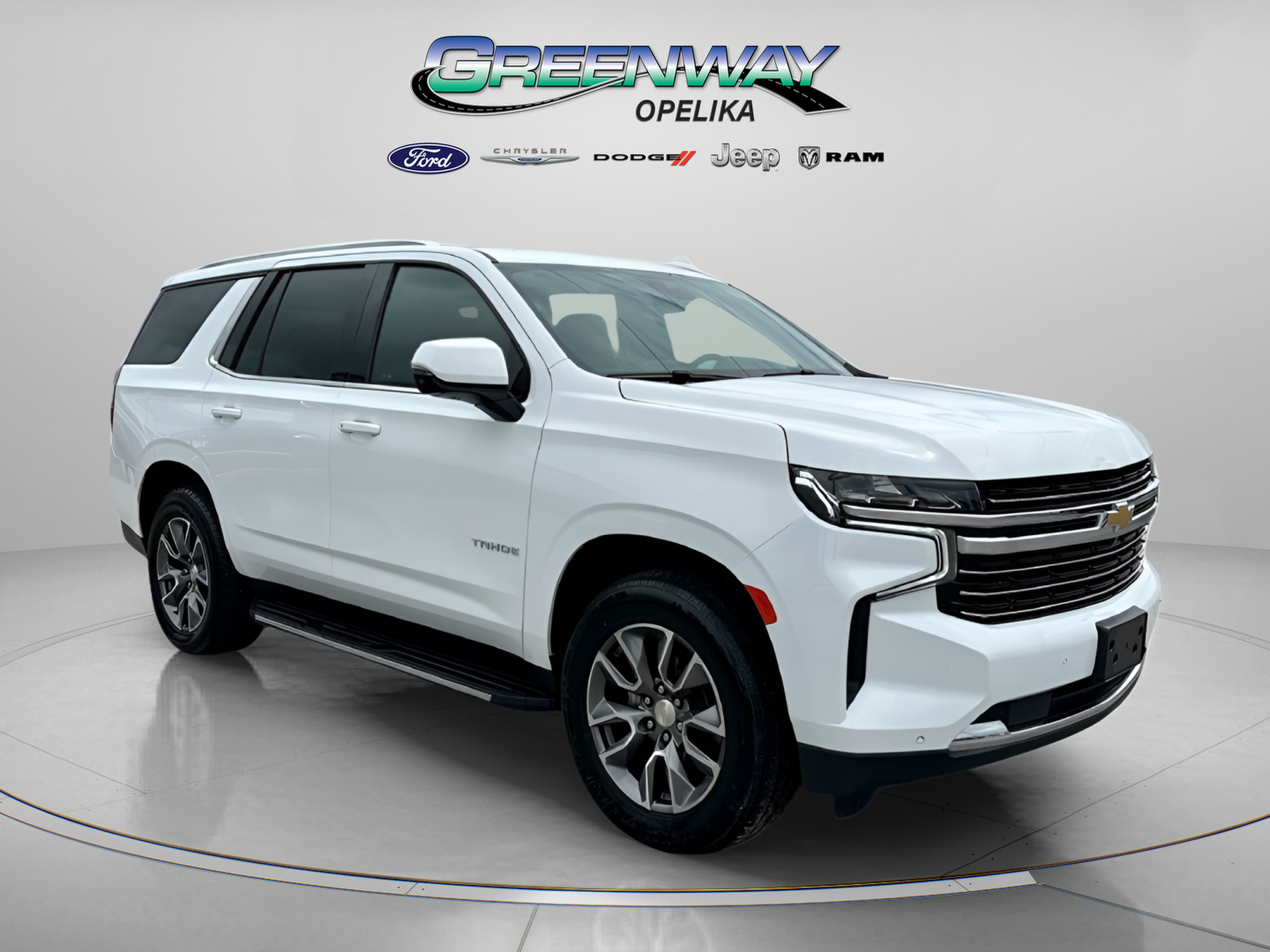 Used 2024 Chevrolet Tahoe LT w/ Luxury Package RWD image 2
