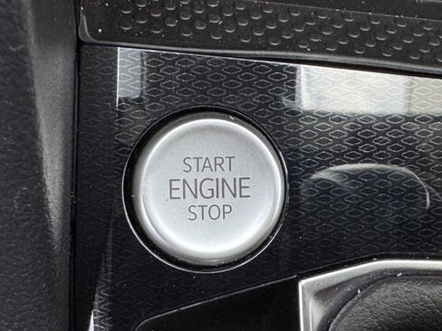 Used 2025 Volkswagen Taos SE image 20