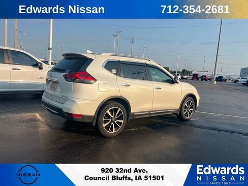 Used 2017 Nissan Rogue AWD image 1