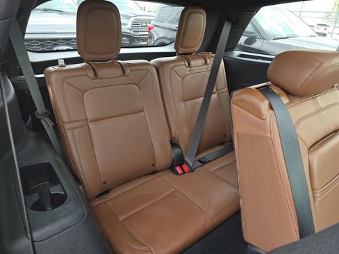 Used 2020 Lincoln Aviator Reserve w/ Equipment Group 202A image 13