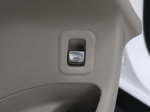 Used 2022 Mercedes-Benz GLC 300 4MATIC image 15