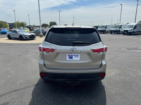 Used 2015 Toyota Highlander XLE AWD/4WD image 6