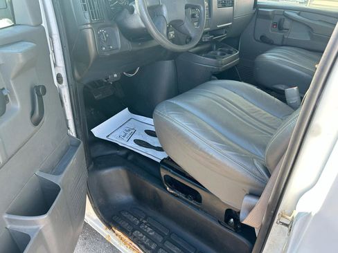 Used 2006 GMC Savana 2500 image 9