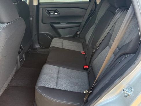 Used 2025 Nissan Rogue SV FWD image 4