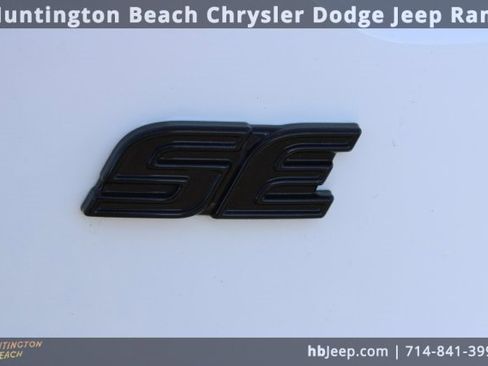 Used 2025 Toyota Corolla SE image 6