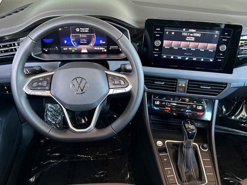 New 2025 Volkswagen Jetta SE image 13