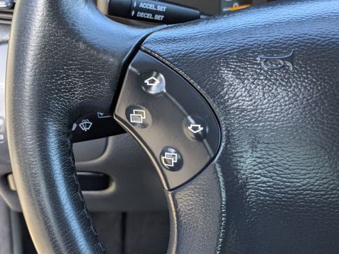 Used 2001 Mercedes-Benz C 320 Sedan image 16