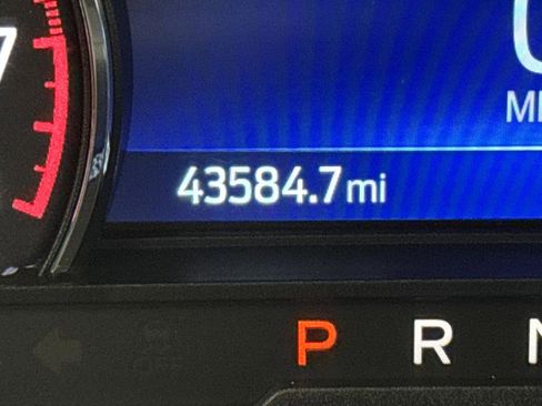 Used 2023 Ford Explorer Limited image 6