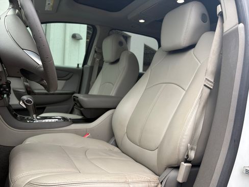 Used 2016 GMC Acadia SLT w/ Open Road Package FWD image 14