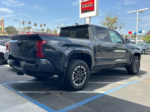 Used 2024 Toyota Tacoma TRD Sport w/ TRD Sport Upgrade Package AWD/4WD image 3