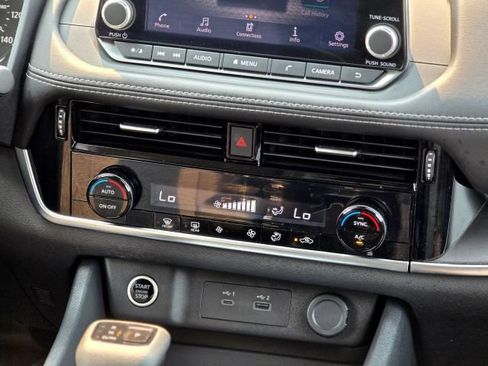 Used 2023 Nissan Rogue SV FWD image 21