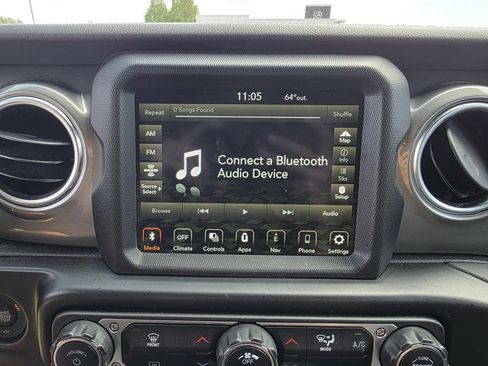 Used 2022 Jeep Wrangler Unlimited Sahara AWD/4WD image 20