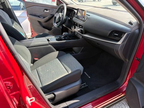 Used 2021 Nissan Rogue SV FWD image 29