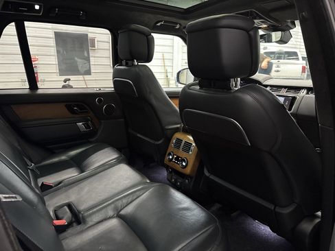 Used 2018 Land Rover Range Rover Autobiography image 32