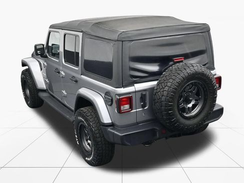 Used 2020 Jeep Wrangler Unlimited Sahara AWD/4WD image 29