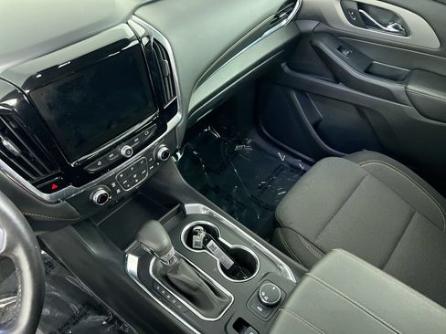 Used 2021 Chevrolet Traverse LT FWD image 23