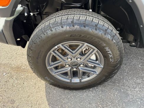 Used 2025 Jeep Wrangler Sport S AWD/4WD image 29