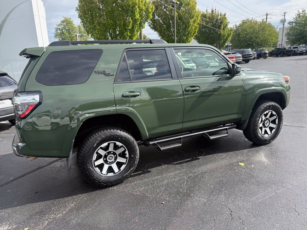 Certified 2022 Toyota 4Runner TRD Off-Road AWD/4WD image 9