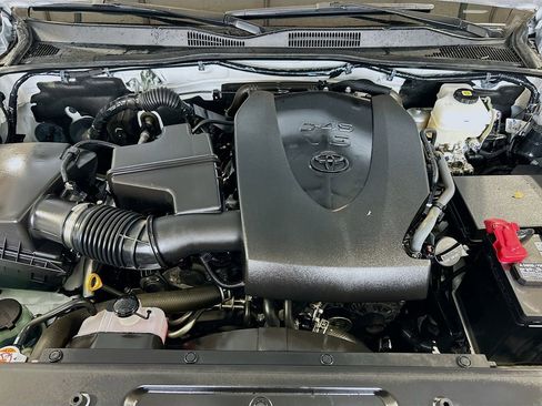 Used 2023 Toyota Tacoma TRD Off-Road image 25