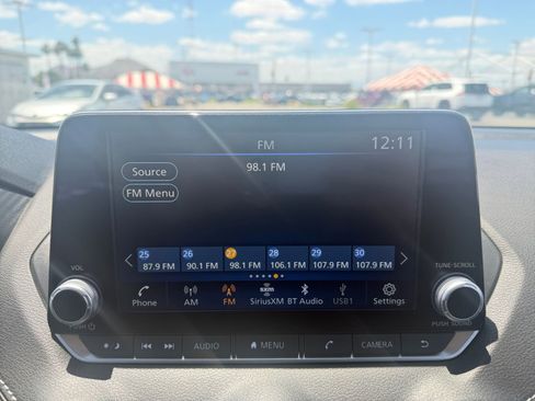 Used 2025 Nissan Sentra SV FWD image 16