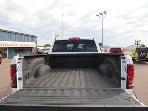 Used 2025 RAM 2500 Big Horn AWD/4WD image 7
