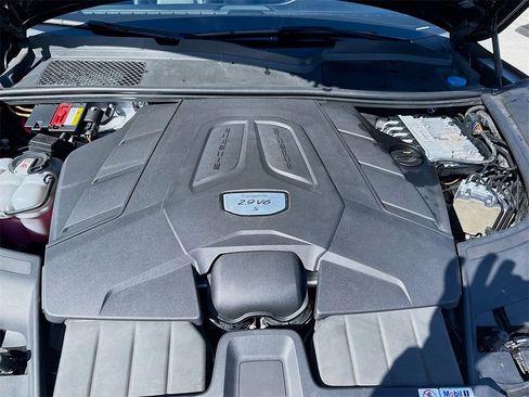 Used 2021 Porsche Cayenne S image 33