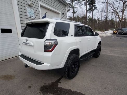 Used 2016 Toyota 4Runner SR5 image 8