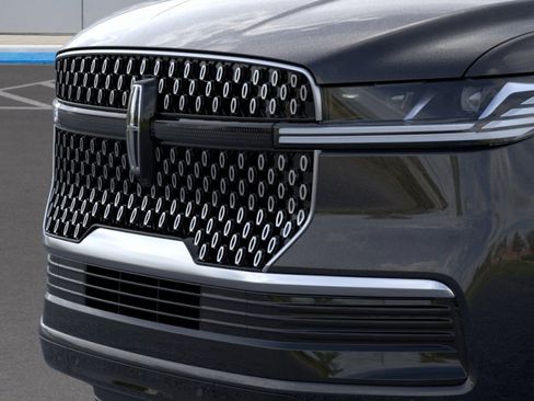 New 2026 Lincoln Navigator L Premier AWD/4WD image 17