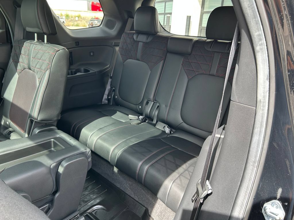 Used 2026 Honda Pilot Black Edition image 11