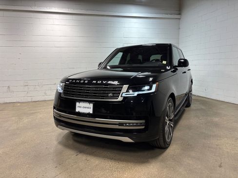 Used 2023 Land Rover Range Rover SE AWD/4WD image 2