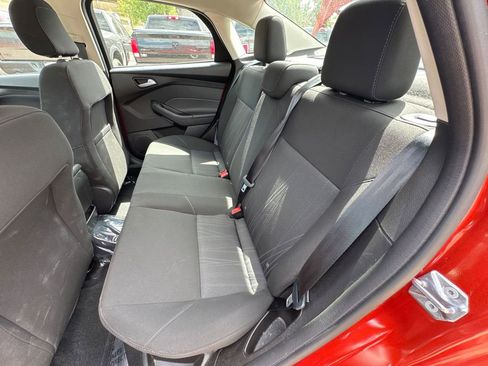 Used 2018 Ford Focus SE w/ Cold Weather Package image 13