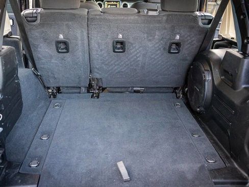 Used 2018 Jeep Wrangler Unlimited Sahara w/ Uconnect 4C Nav & Sound Group image 26