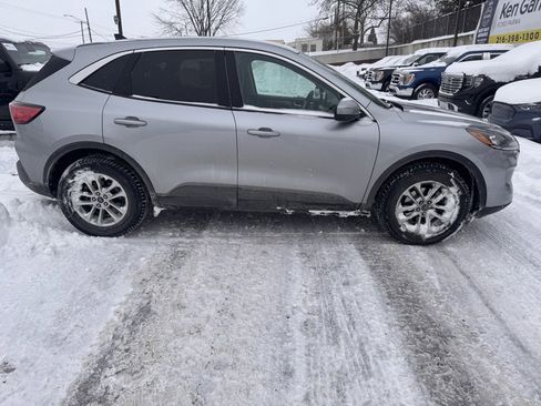 Used 2021 Ford Escape SE w/ Cold Weather Package image 6