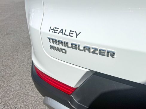 Certified 2023 Chevrolet TrailBlazer LT AWD/4WD image 8