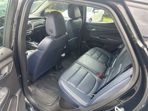 Used 2023 Chevrolet Bolt EUV LT w/ Convenience Package FWD image 21