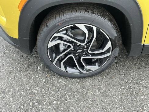 Used 2025 Chevrolet TrailBlazer RS w/ Driver Confidence Package image 10