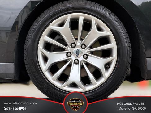 Used 2015 Ford Taurus Limited FWD image 30