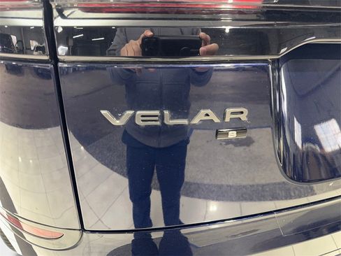 Used 2021 Land Rover Range Rover Velar R-Dynamic S image 24