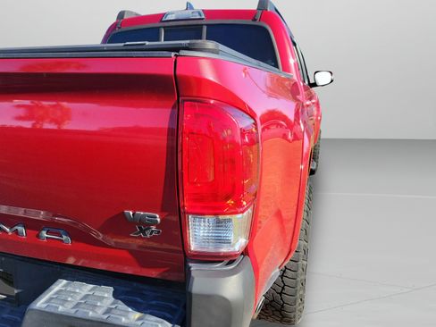 Used 2017 Toyota Tacoma SR5 w/ Tow Package image 17
