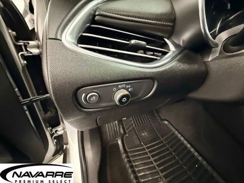 Used 2017 Chevrolet Malibu LT w/ Leather Package FWD image 24