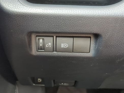 Used 2020 Toyota RAV4 LE w/ All Weather Liner Package AWD/4WD image 17
