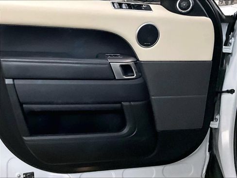 Used 2019 Land Rover Range Rover Sport HSE AWD/4WD image 25